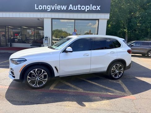 Used 2020 BMW X5 sDrive40i w/ Premium Package RWD image 2
