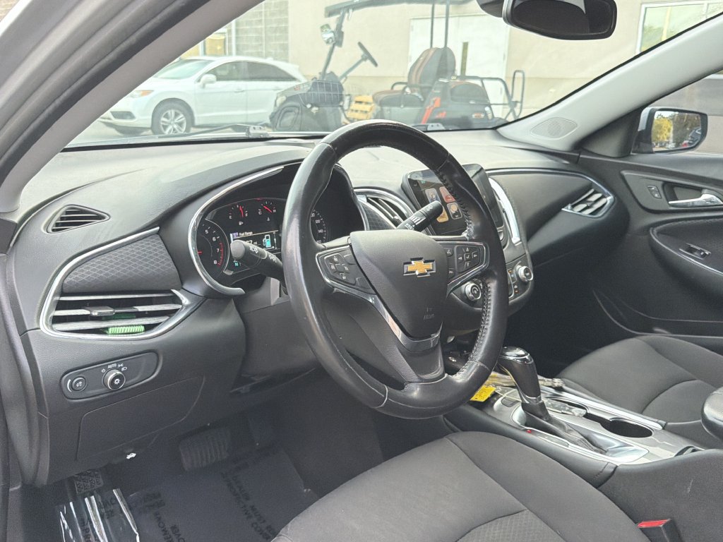 Used 2018 Chevrolet Malibu LT FWD image 10