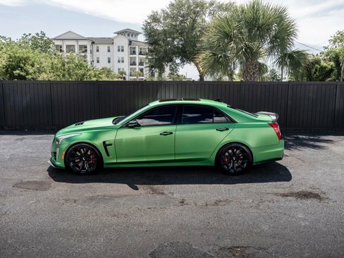Used 2019 Cadillac CTS V w/ Luxury Package RWD image 30