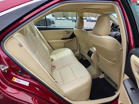 Used 2016 Toyota Camry XLE w/ Moonroof Package image 14