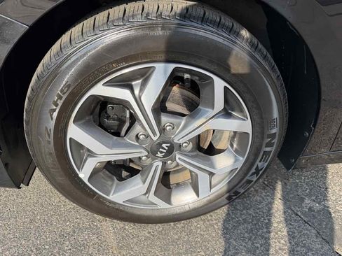 Used 2020 Kia Forte LXS image 10