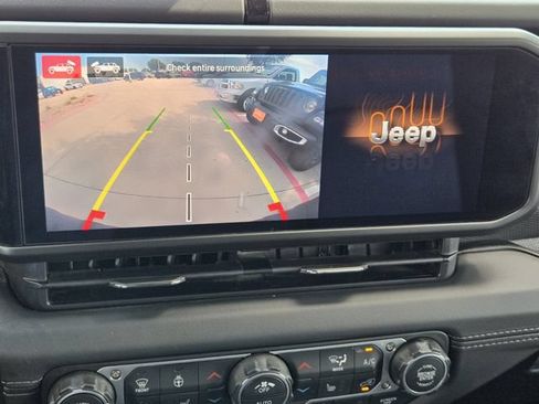 Used 2026 Jeep Wrangler Unlimited Rubicon AWD/4WD image 24