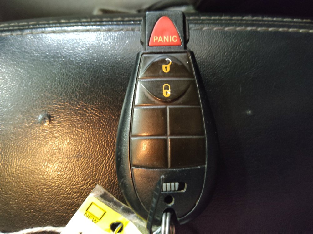 Used 2021 Jeep Cherokee Latitude w/ Mopar Interior Package FWD image 32