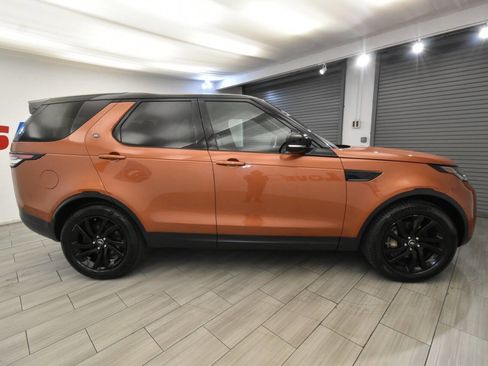 Used 2020 Land Rover Discovery SE AWD/4WD image 6