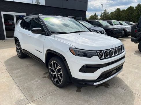 Used 2025 Jeep Compass Limited w/ Elite Group AWD/4WD image 1