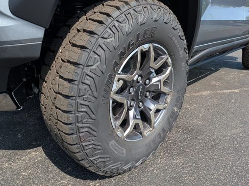 New 2026 Chevrolet Colorado ZR2 w/ Technology Package AWD/4WD image 24