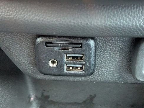 Used 2023 Chevrolet Traverse RS image 22