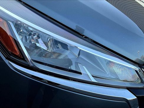 Used 2022 Nissan Kicks SV FWD image 30