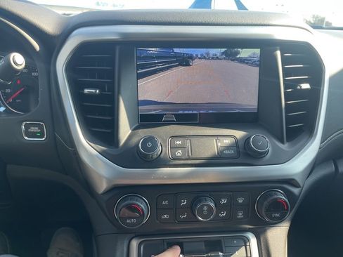 Certified 2023 GMC Acadia SLE w/ Driver Convenience Package image 10