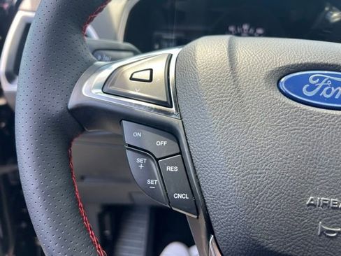 Certified 2024 Ford Edge ST-Line AWD/4WD image 9