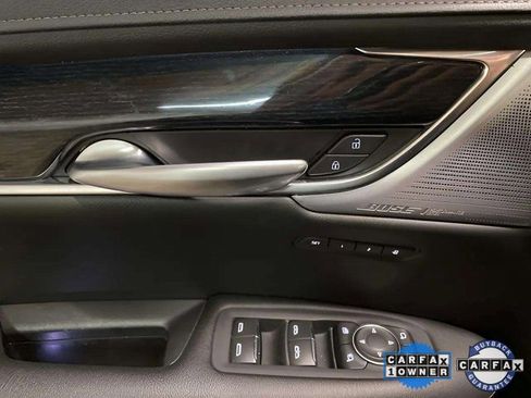 Used 2025 Cadillac XT5 Premium Luxury image 33