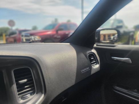 Used 2022 Dodge Charger SXT RWD image 43