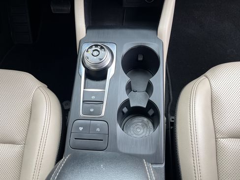 Used 2020 Ford Escape SEL image 19