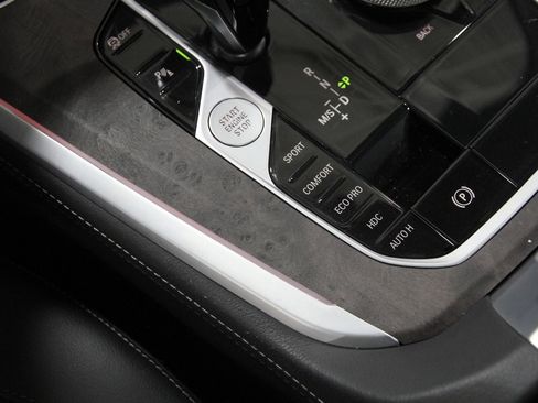 Used 2022 BMW X5 xDrive40i w/ M Sport Package image 17