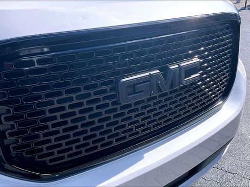 Used 2017 GMC Yukon SLT image 33