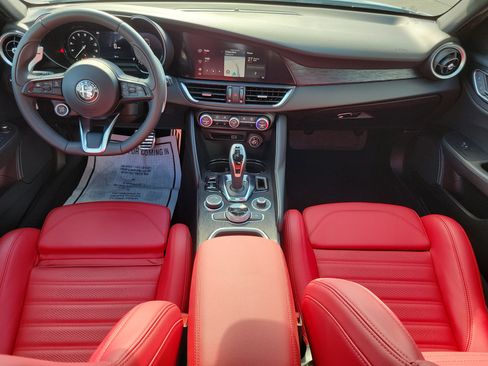 Used 2024 Alfa Romeo Giulia Sprint RWD image 13