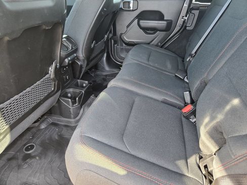 Used 2024 Jeep Wrangler Unlimited Rubicon AWD/4WD image 29