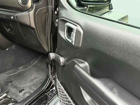 Used 2020 Jeep Wrangler Unlimited Sport image 42