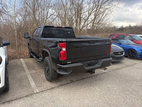 Used 2022 Chevrolet Silverado 2500 LT w/ Midnight Edition image 4