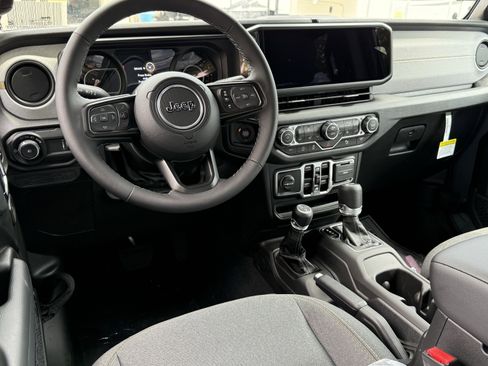 New 2025 Jeep Gladiator Willys image 26