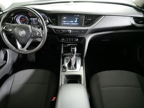 Certified 2018 Buick Regal Preferred FWD image 10
