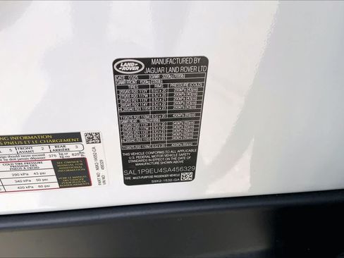Certified 2025 Land Rover Range Rover Sport SE AWD/4WD image 32
