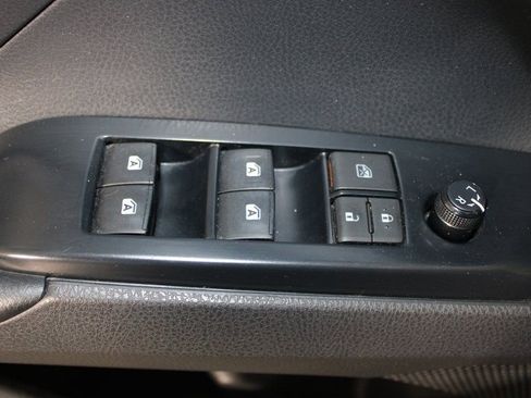 Used 2019 Toyota Camry LE image 20