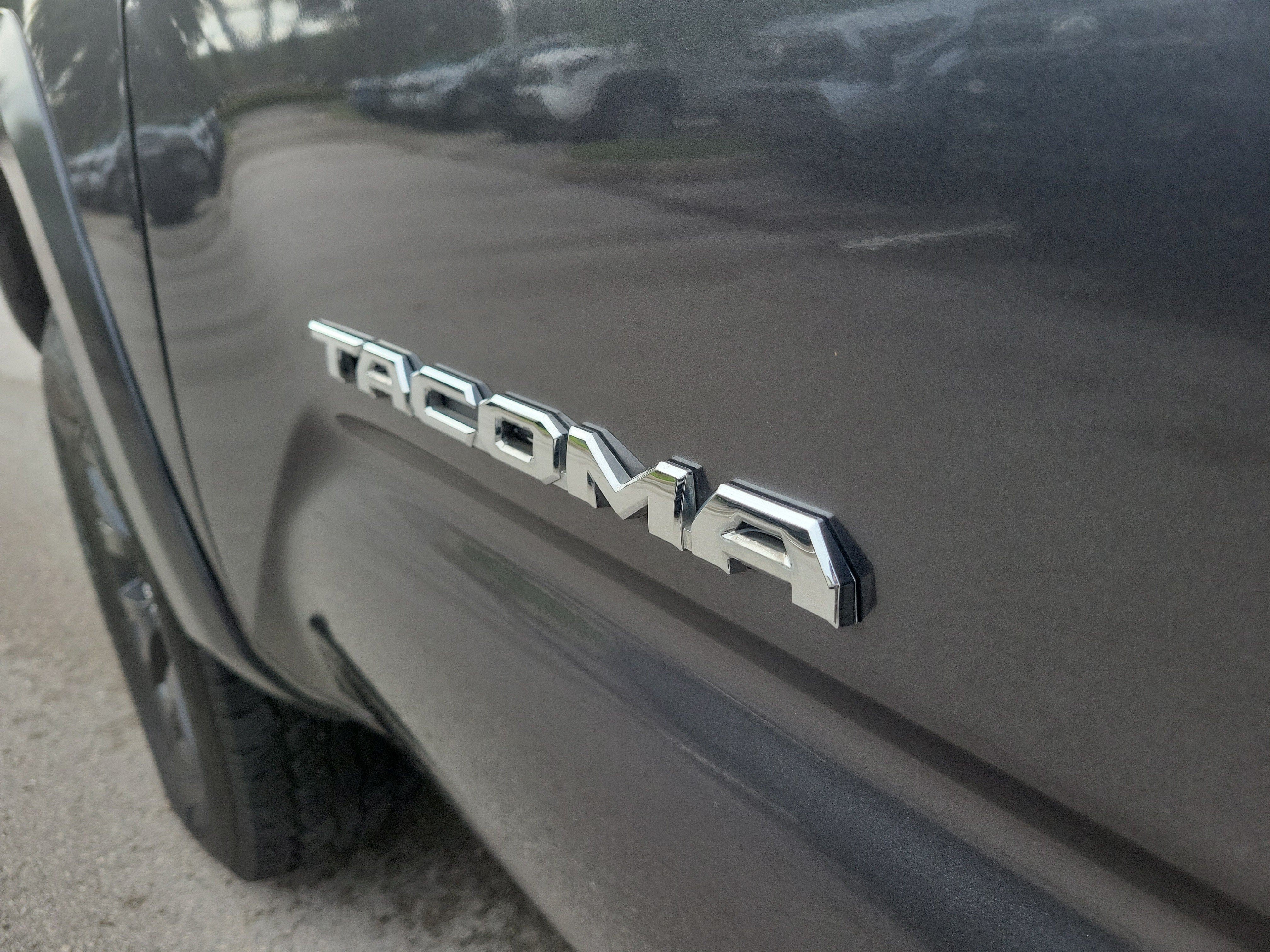 Used 2022 Toyota Tacoma SR5 RWD image 10