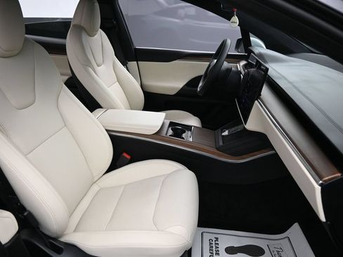 Used 2025 Tesla Model X AWD/4WD image 30