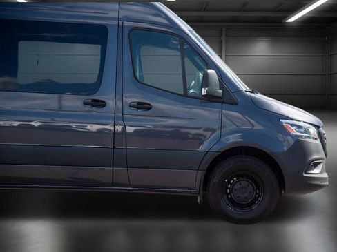 Used 2025 Mercedes-Benz Sprinter 2500 image 7