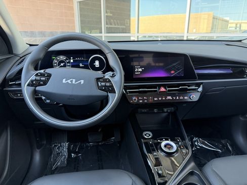 Used 2025 Kia Niro Wind FWD image 16