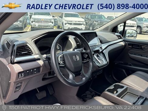 Used 2023 Honda Odyssey Touring image 4