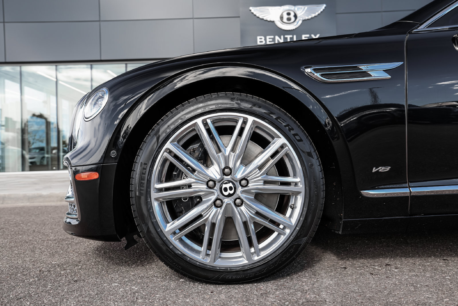 Certified 2022 Bentley Flying Spur V8 AWD/4WD image 6