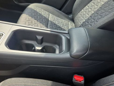 Used 2025 Nissan Kicks SV FWD image 24