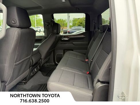 Used 2023 Chevrolet Silverado 1500 LT AWD/4WD image 12