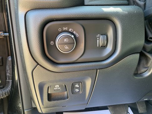 Used 2022 RAM 1500 Big Horn RWD image 19