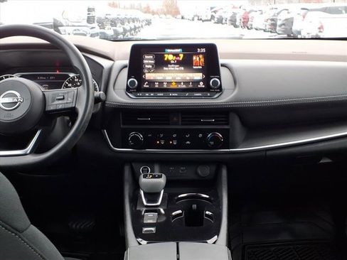 Used 2023 Nissan Rogue S image 10