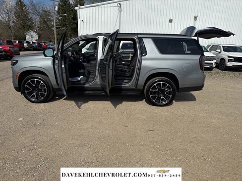 Used 2025 Chevrolet Suburban RST w/ Comfort Package image 30