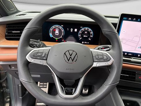 New 2026 Volkswagen Tiguan SEL R-Line AWD/4WD image 12