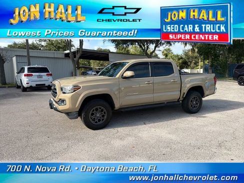 Used 2018 Toyota Tacoma SR5 RWD image 2