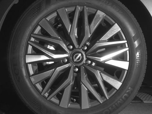 Used 2025 Nissan Altima 2.5 SV FWD image 15