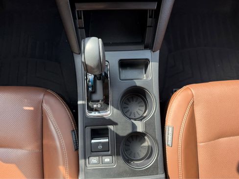 Used 2019 Subaru Outback 2.5i Touring image 23