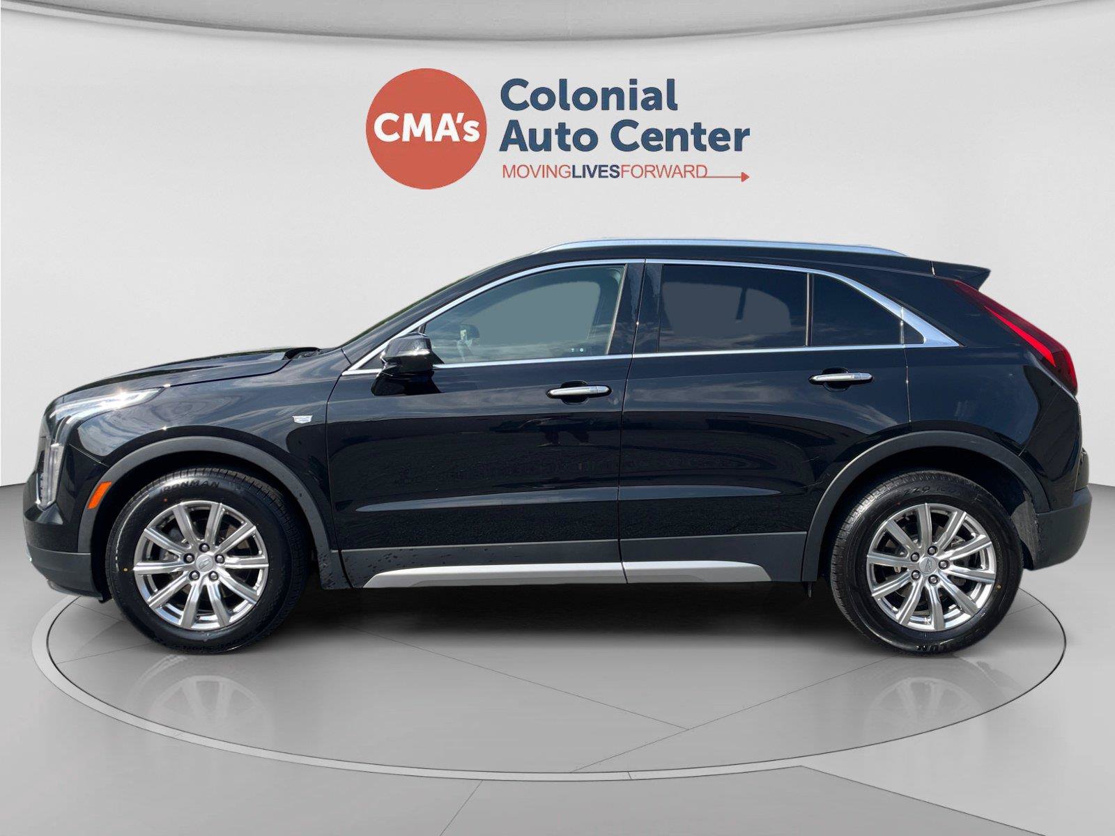Used 2022 Cadillac XT4 Premium Luxury w/ Safety Alert Package FWD image 2