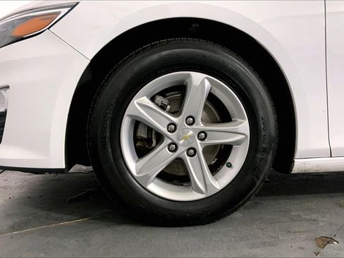 Used 2023 Chevrolet Malibu LT image 9