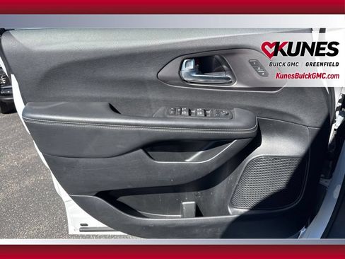 Used 2025 Chrysler Pacifica Select FWD image 27