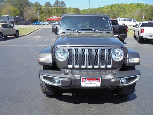 Used 2021 Jeep Wrangler Unlimited Sahara image 3