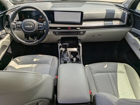 Certified 2025 Kia Sorento S FWD image 14