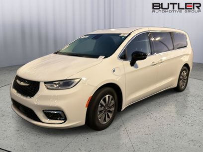 Used 2024 Chrysler Pacifica Limited