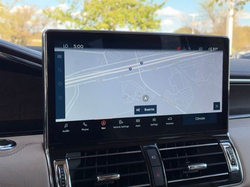 Used 2024 Lincoln Navigator Reserve image 17