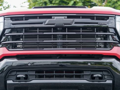 Used 2025 Chevrolet Silverado 2500 LTZ w/ LTZ Plus Package AWD/4WD image 39